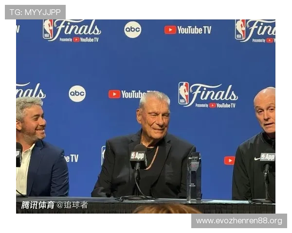 老尼尔森荣获2025查克戴利终身成就奖东契奇送祝贺夸鞋亮眼