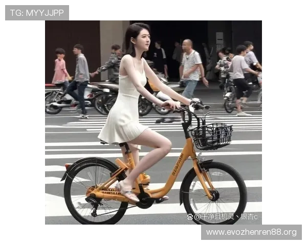 街头偶遇漫步自行车锻炼代步两不误走路骑车之间的新选择成为热议点